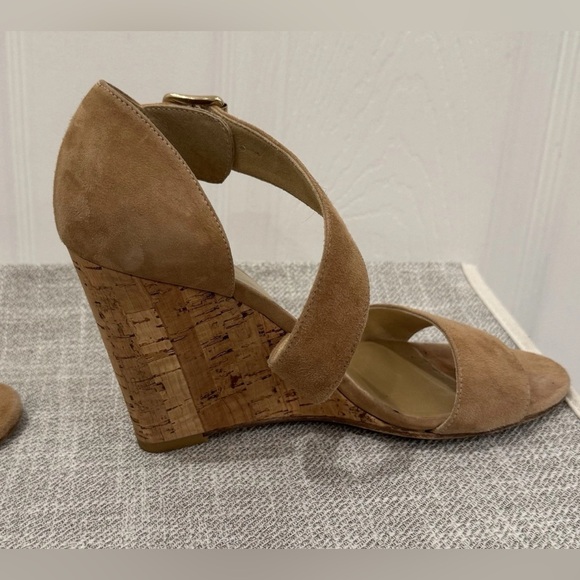 Woman STUART WEITZMAN Nude Tan Suede Strappy Cork Wedges Sandals Shoes Sz 7 EUC - Picture 7 of 9